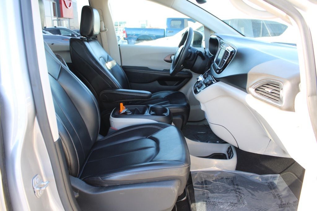 2020 Chrysler Voyager LXI