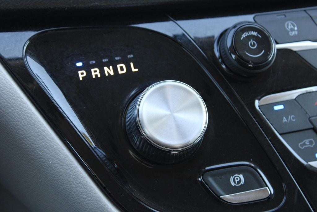 2020 Chrysler Voyager LXI