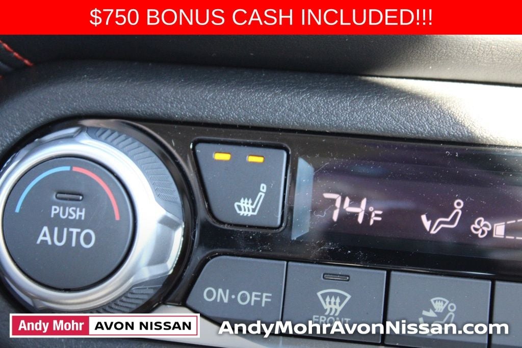 2025 Nissan Versa 1.6 SR