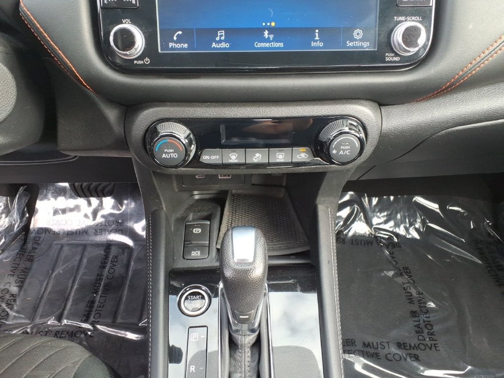 2021 Nissan Kicks SR