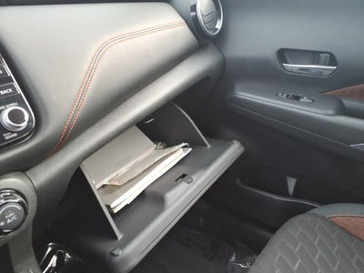 2021 Nissan Kicks SR