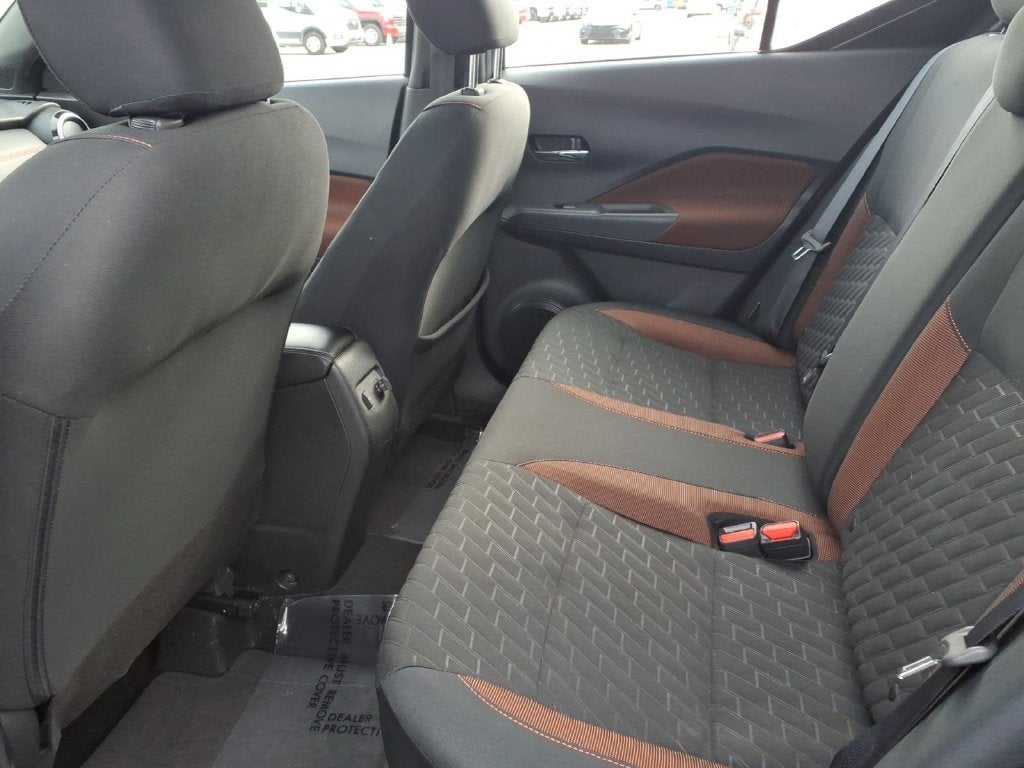 2021 Nissan Kicks SR