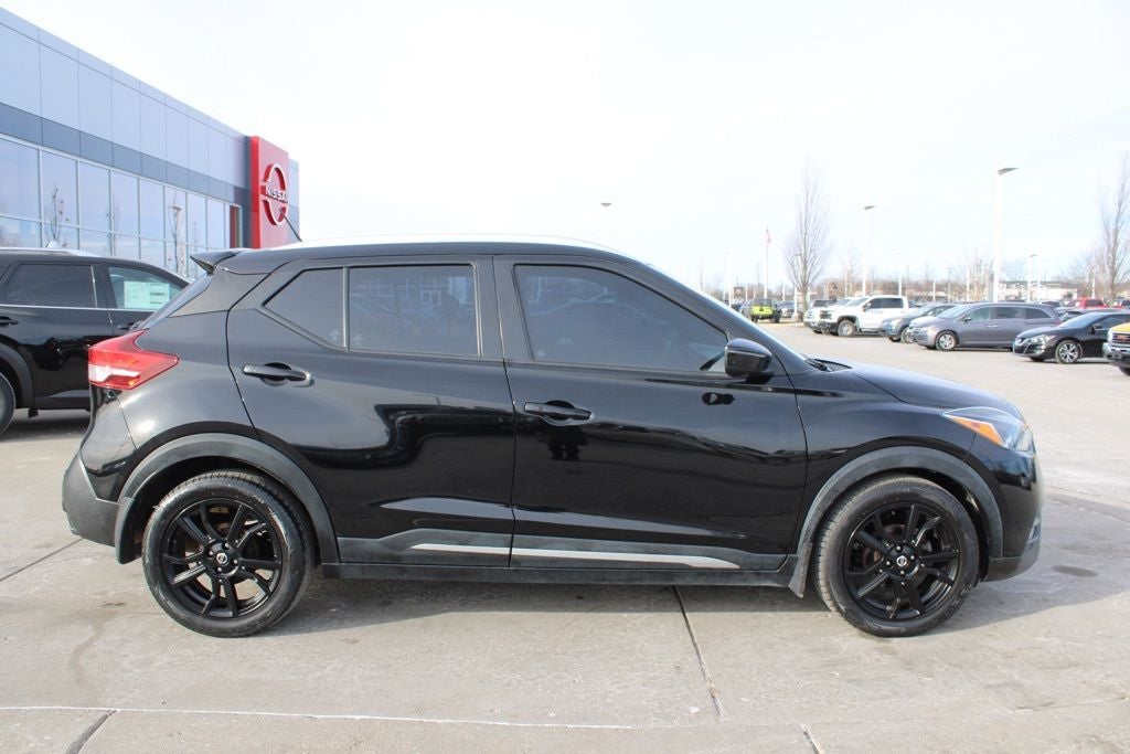 2020 Nissan Kicks SR