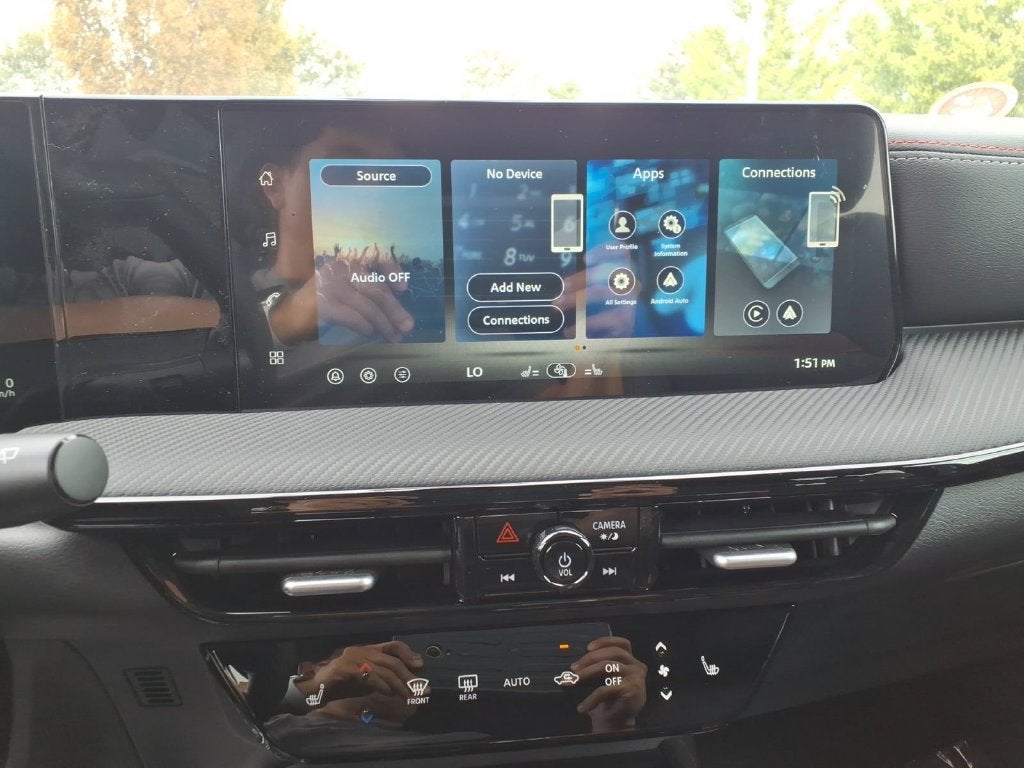 2027 Nissan Kicks SR