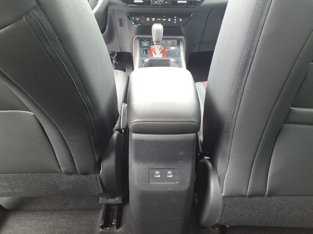 2027 Nissan Kicks SR