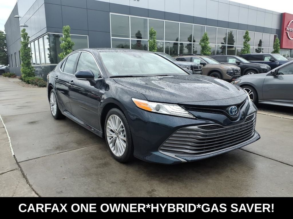 2020 Toyota Camry Hybrid XLE