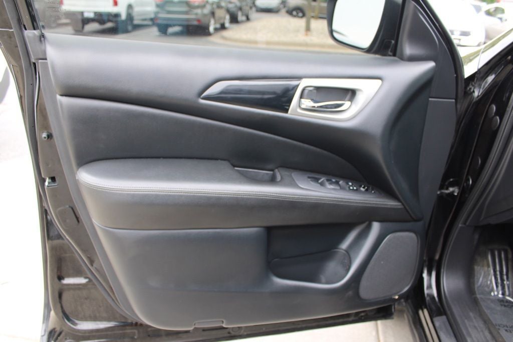 2019 Nissan Pathfinder S