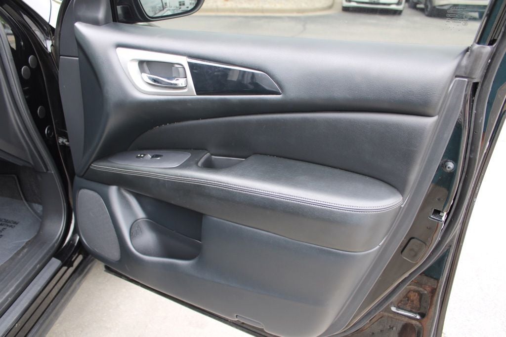 2019 Nissan Pathfinder S