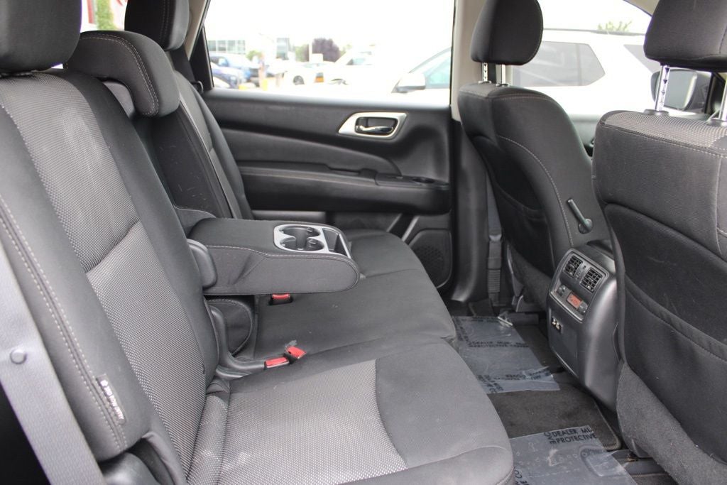 2019 Nissan Pathfinder S