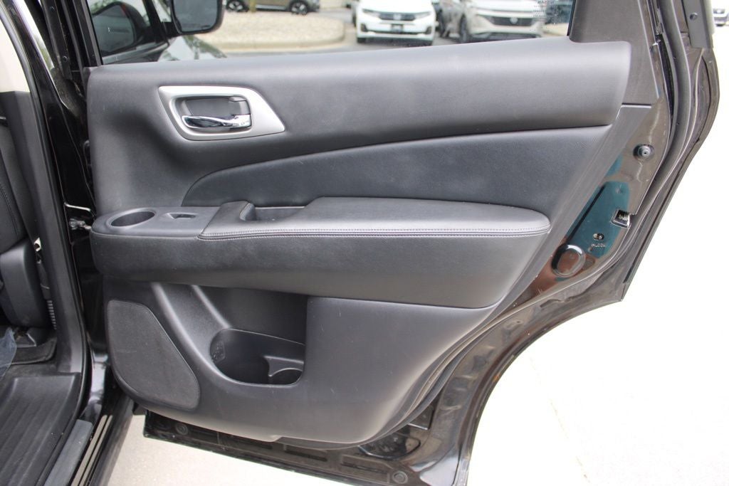 2019 Nissan Pathfinder S