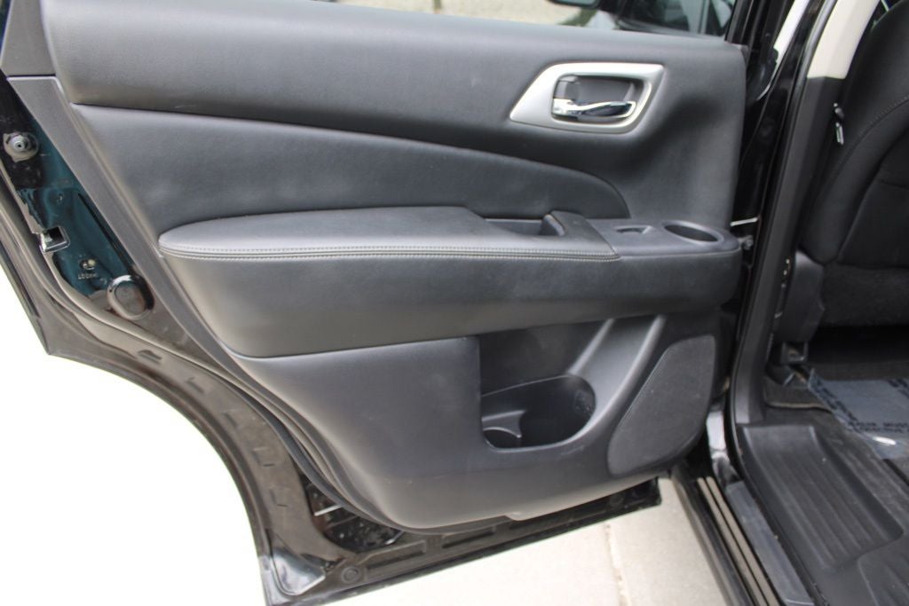 2019 Nissan Pathfinder S