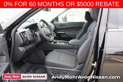 2025 Nissan Pathfinder SV