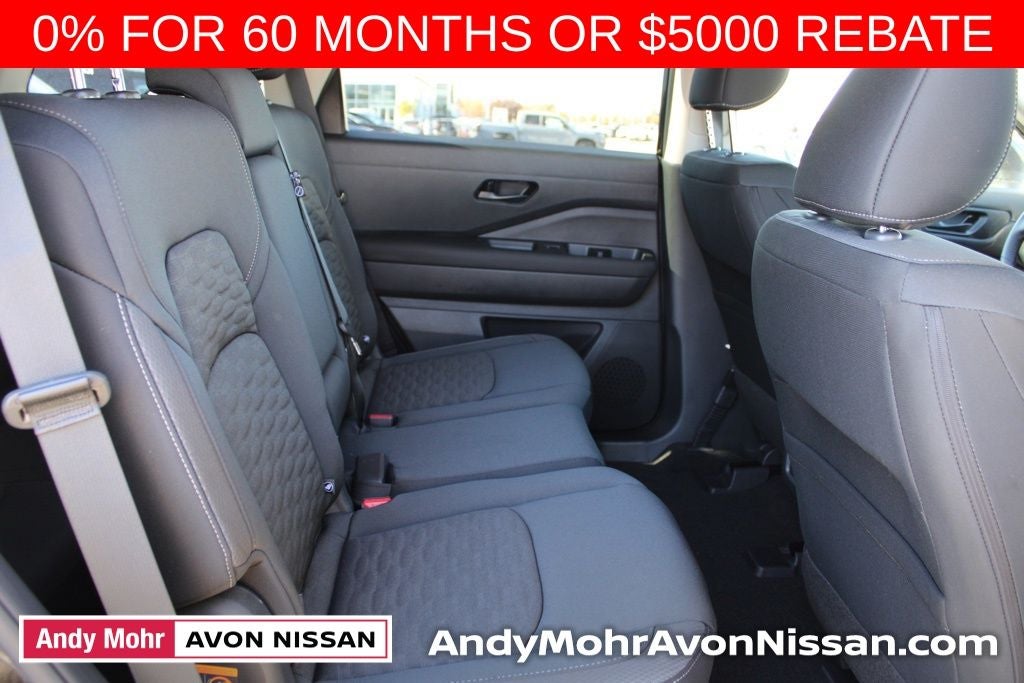 2025 Nissan Pathfinder SV