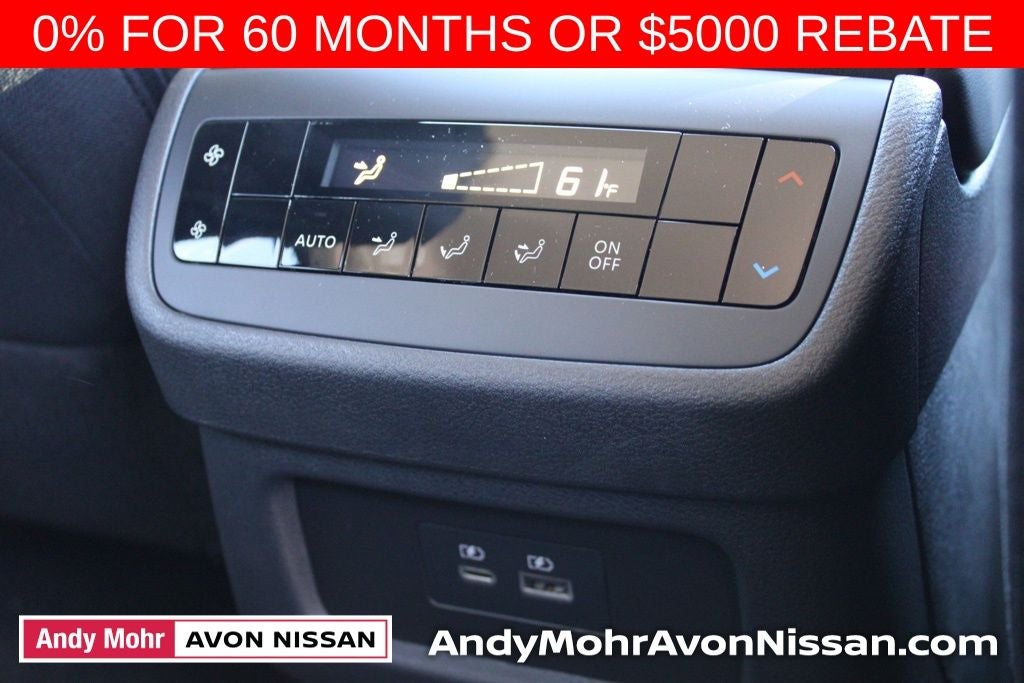 2025 Nissan Pathfinder SV