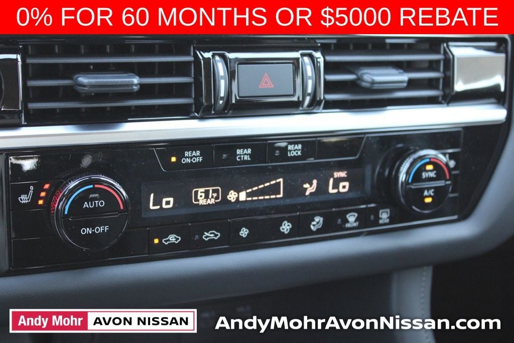 2025 Nissan Pathfinder SV