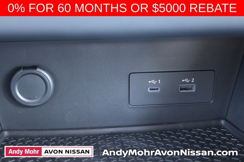 2025 Nissan Pathfinder SV