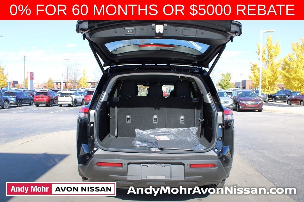 2025 Nissan Pathfinder SV