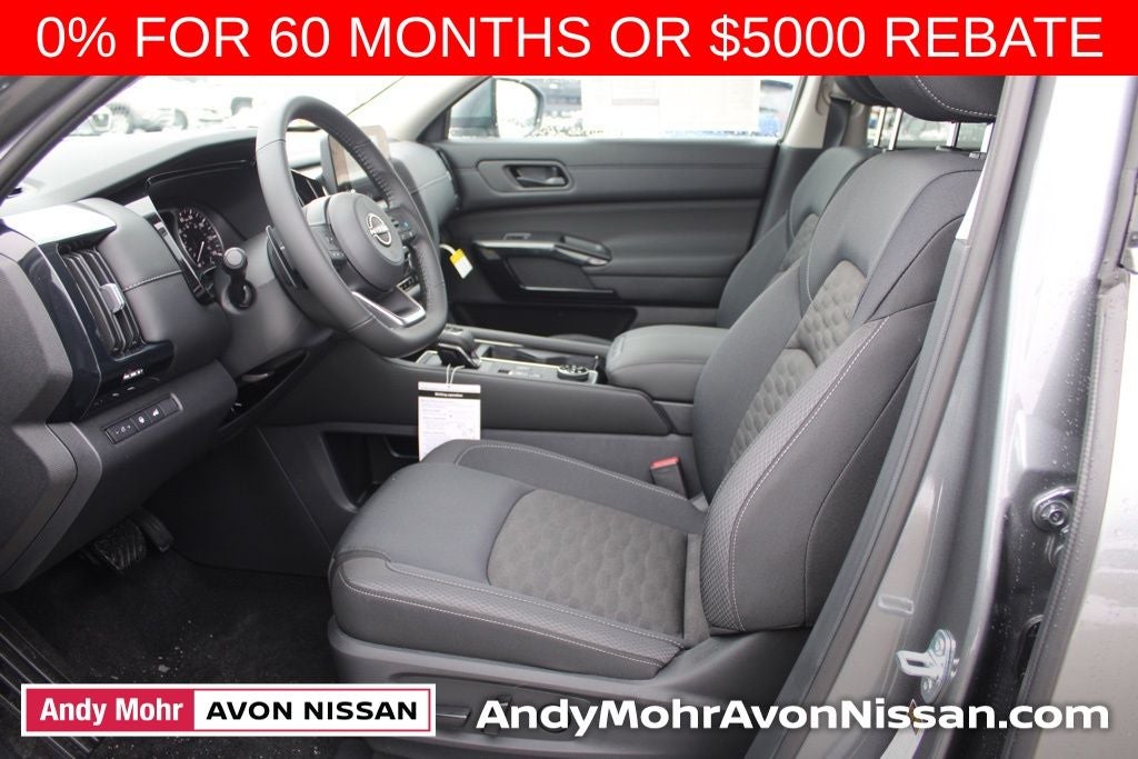 2025 Nissan Pathfinder SV