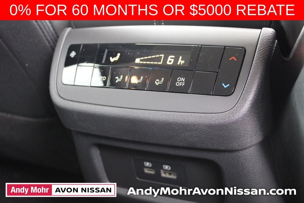 2025 Nissan Pathfinder SV