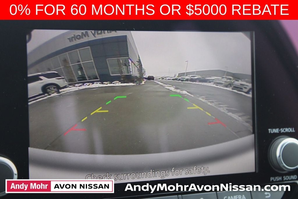 2025 Nissan Pathfinder SV