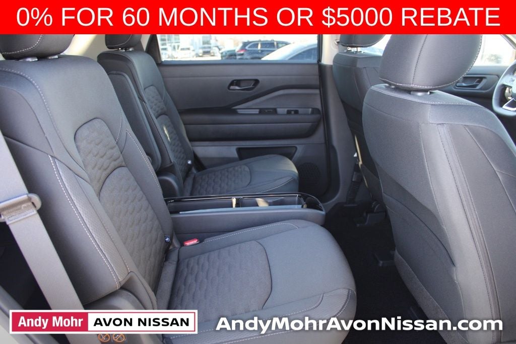 2025 Nissan Pathfinder SV