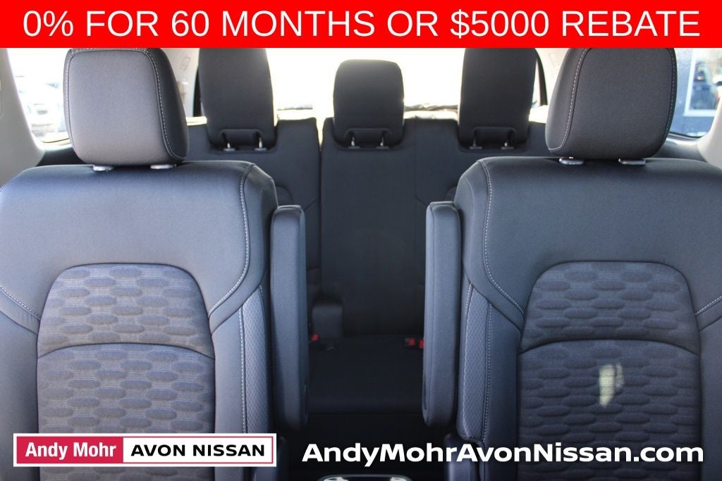 2025 Nissan Pathfinder SV