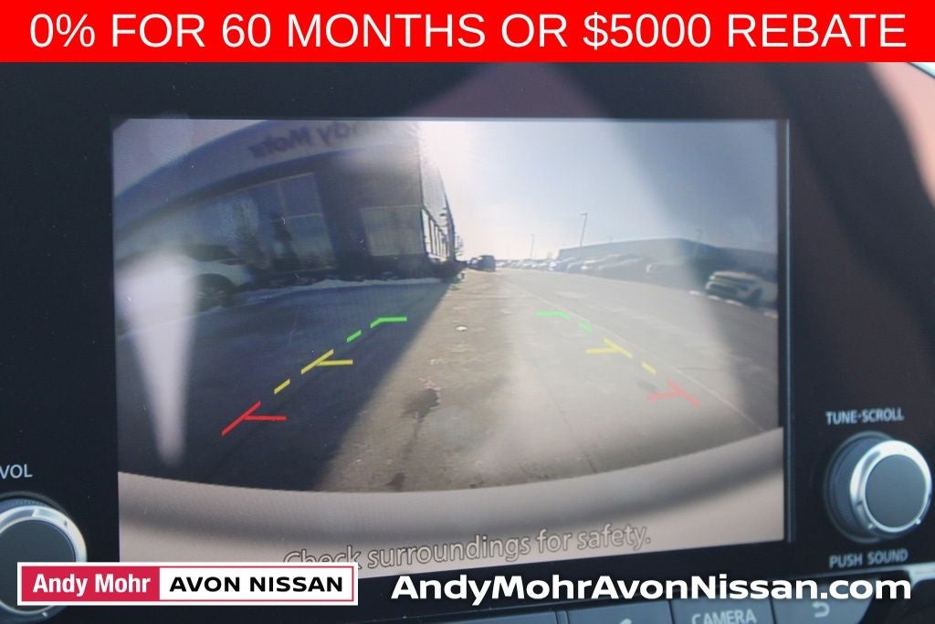 2025 Nissan Pathfinder SV