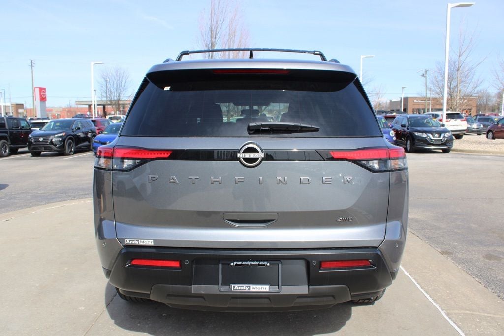 2026 Nissan Pathfinder SV