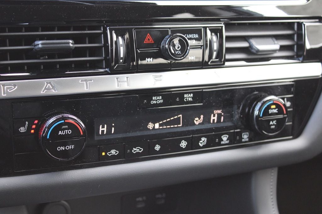 2026 Nissan Pathfinder SV