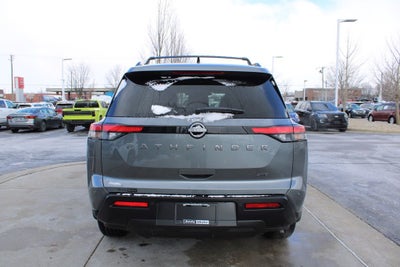 2026 Nissan Pathfinder SV