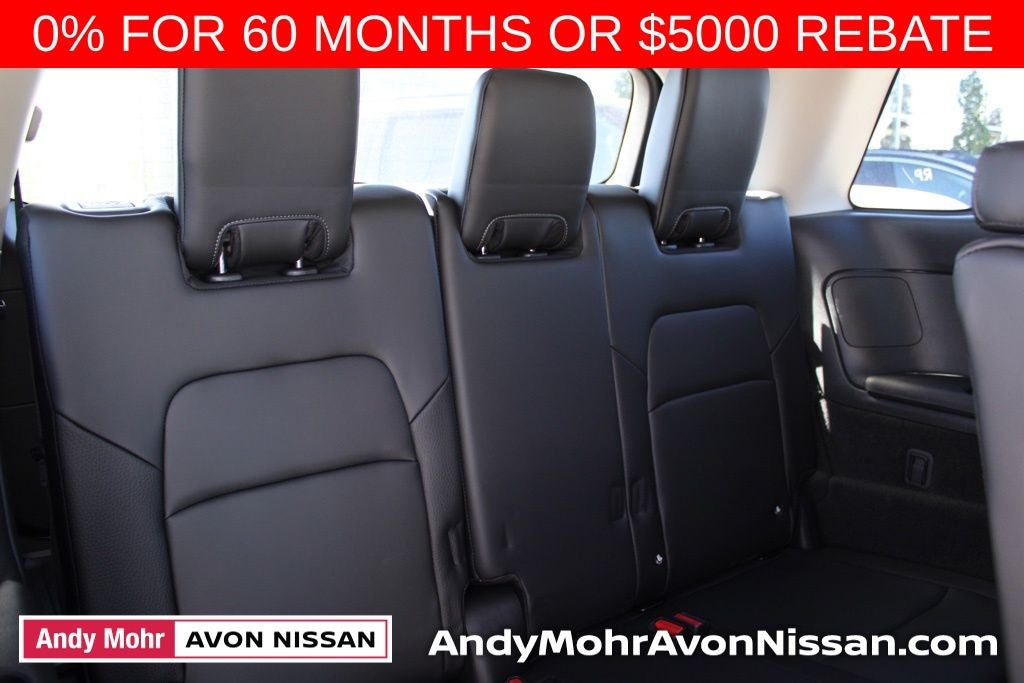 2025 Nissan Pathfinder SL