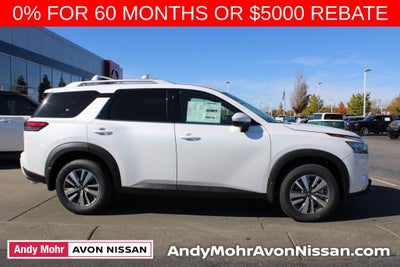 2025 Nissan Pathfinder SL