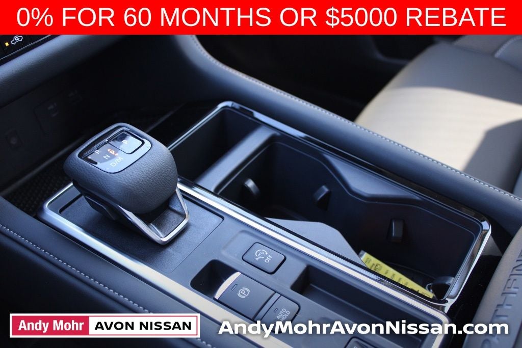 2025 Nissan Pathfinder SL