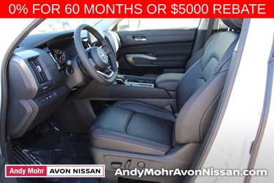 2025 Nissan Pathfinder SL