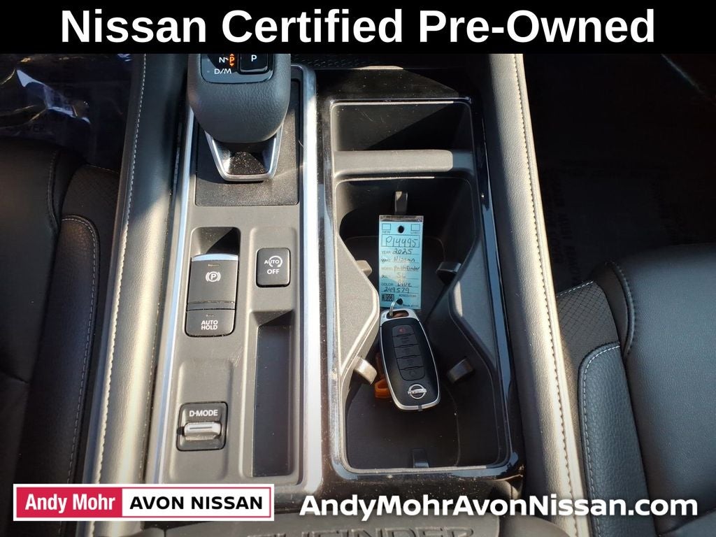 2025 Nissan Pathfinder SL
