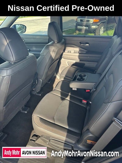 2025 Nissan Pathfinder SL