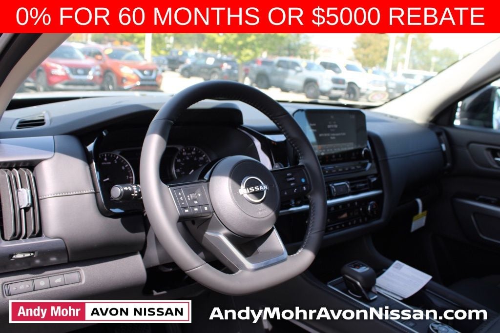 2025 Nissan Pathfinder SL