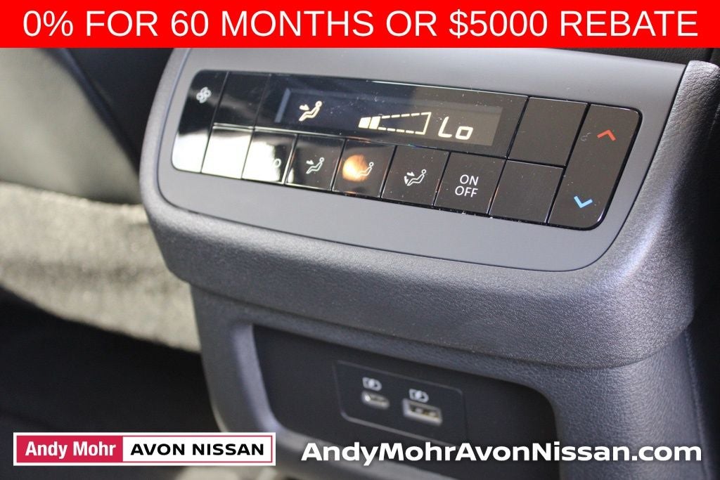 2025 Nissan Pathfinder SL