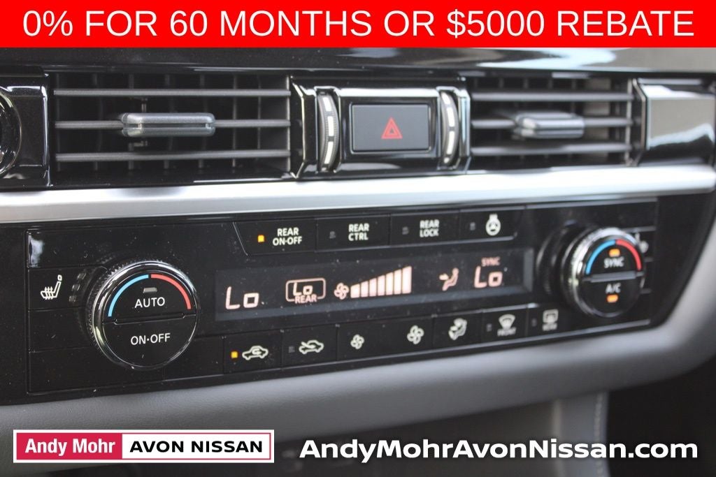 2025 Nissan Pathfinder SL