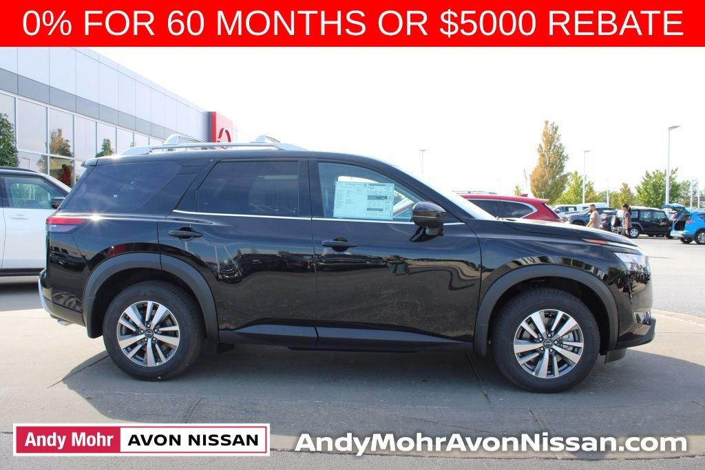 2025 Nissan Pathfinder SL