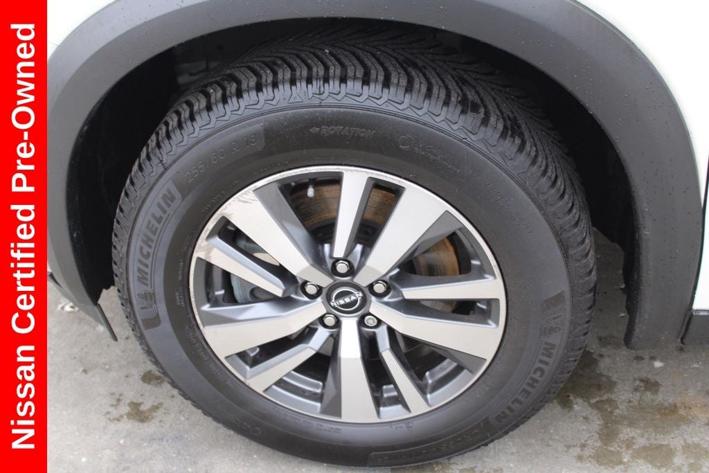 2023 Nissan Pathfinder SL