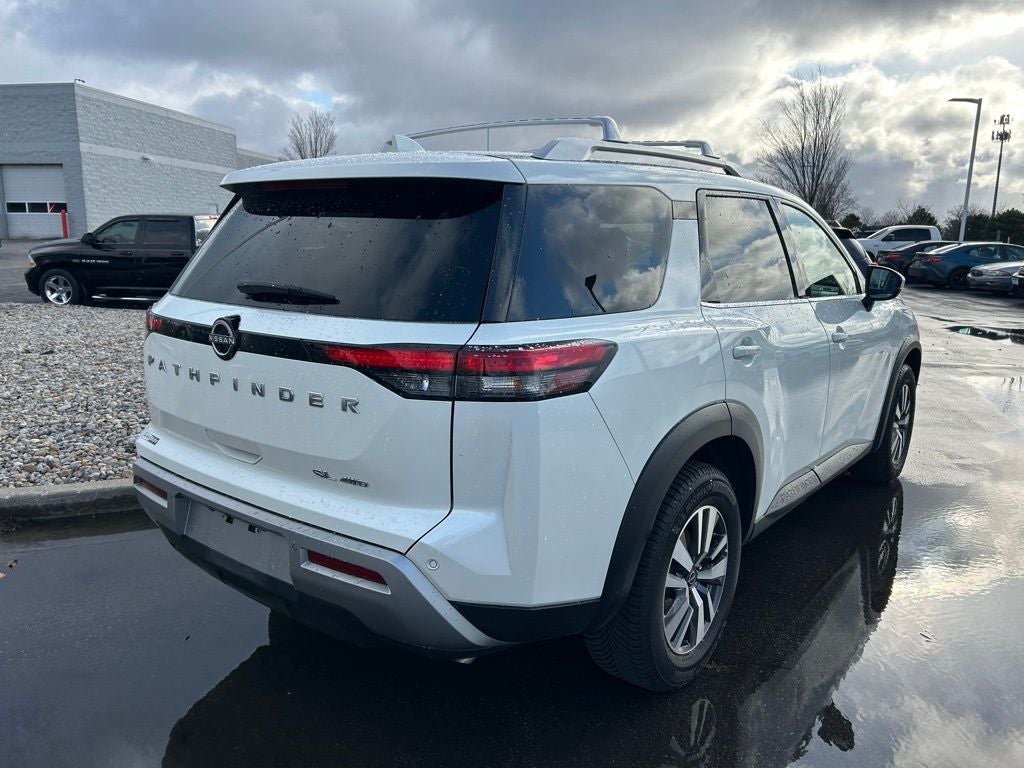 2023 Nissan Pathfinder SL
