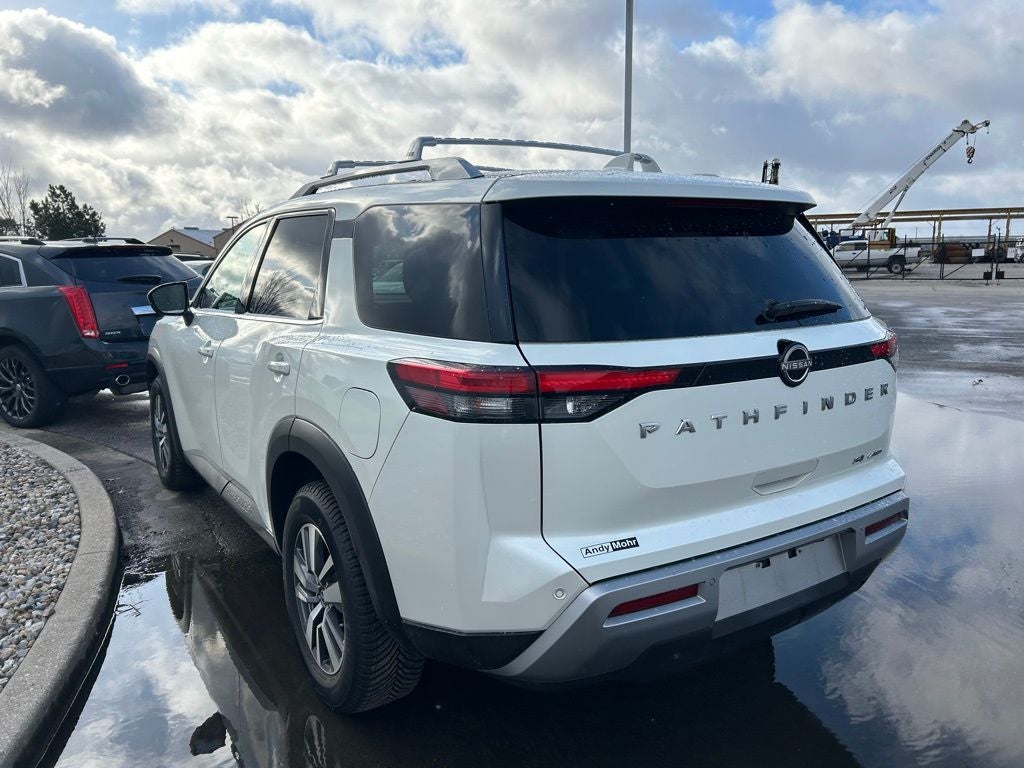 2023 Nissan Pathfinder SL