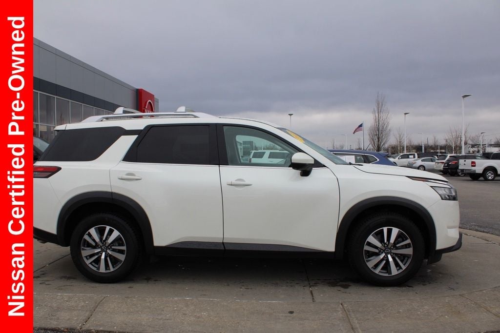 2023 Nissan Pathfinder SL