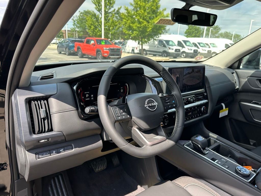 2026 Nissan Pathfinder SL