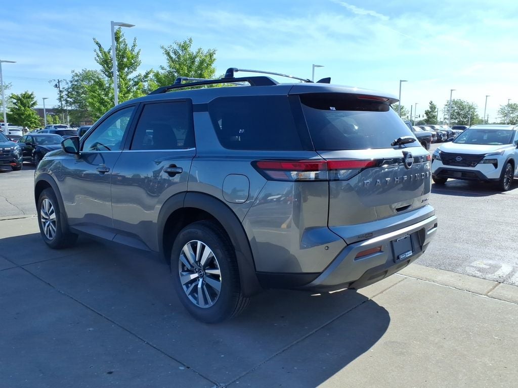 2026 Nissan Pathfinder SL