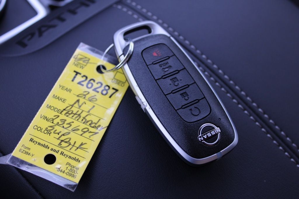 2026 Nissan Pathfinder SL