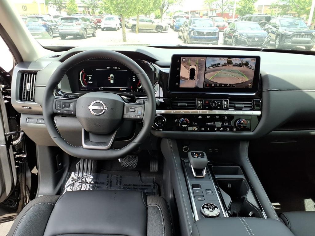 2026 Nissan Pathfinder SL
