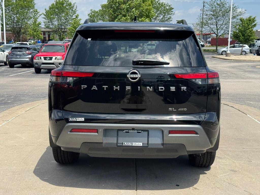 2026 Nissan Pathfinder SL