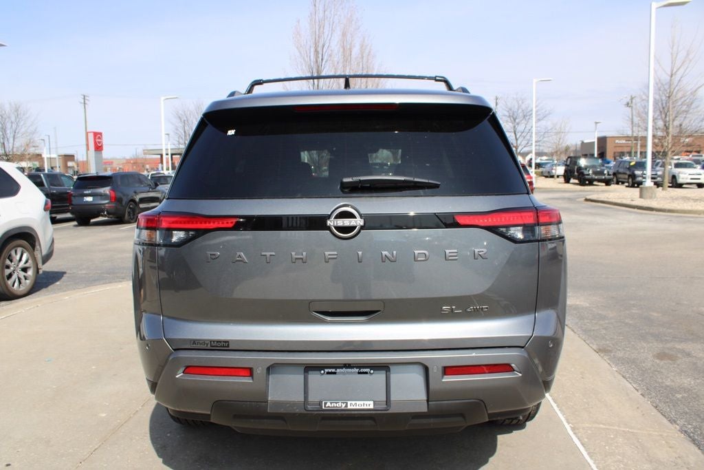 2026 Nissan Pathfinder SL